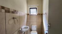 Guest Toilet - 2 square meters of property in Albertsdal