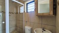 Main Bathroom - 5 square meters of property in Albertsdal