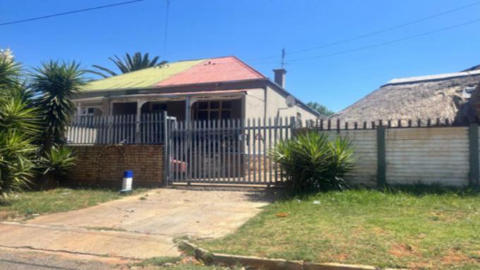 SA Home Loans Sale in Execution 2 Bedroom House for Sale in Lindhaven - MR663956