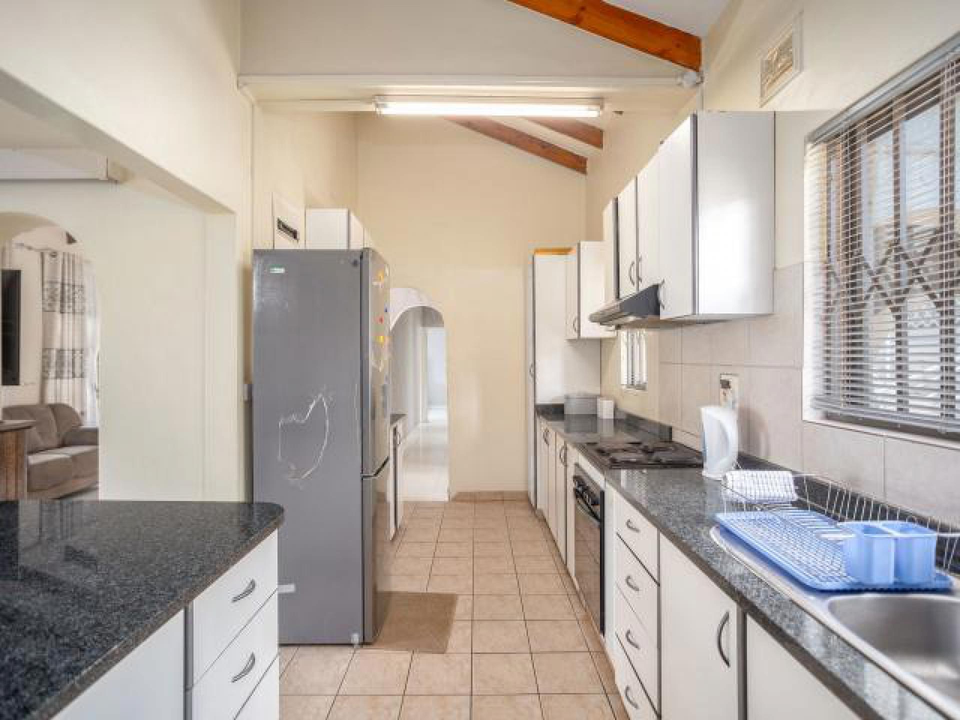 Kitchen - 17 square meters of property in Berea West 