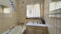 Bathroom 1 - 2 square meters of property in Sasolburg