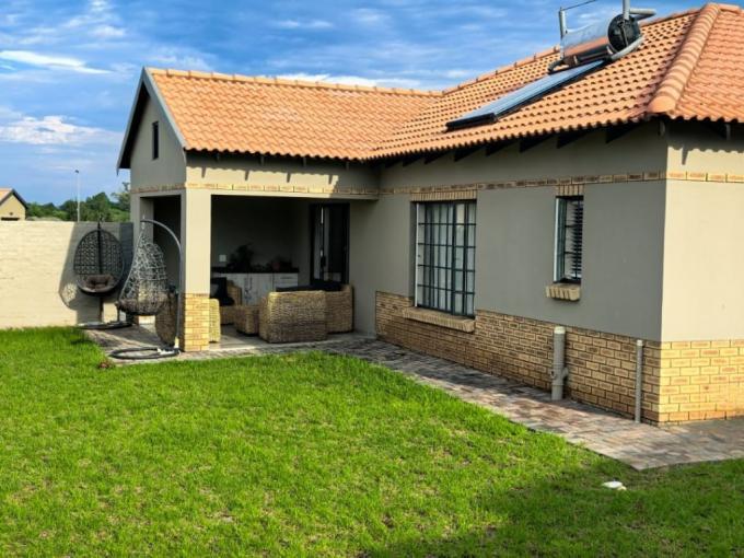 3 Bedroom House for Sale For Sale in Waterval East - MR664057