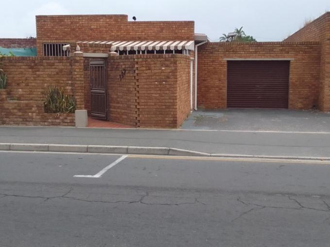 3 Bedroom House for Sale For Sale in Elsies River - MR664069