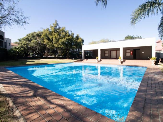 3 Bedroom Simplex for Sale For Sale in Marais Steyn Park - MR664246