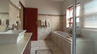 Bathroom 2 - 10 square meters of property in Bronberg