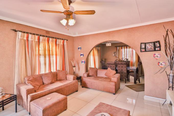 3 Bedroom House for Sale For Sale in Lenasia - MR664344