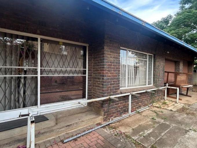 6 Bedroom Commercial for Sale For Sale in Rustenburg - MR664370