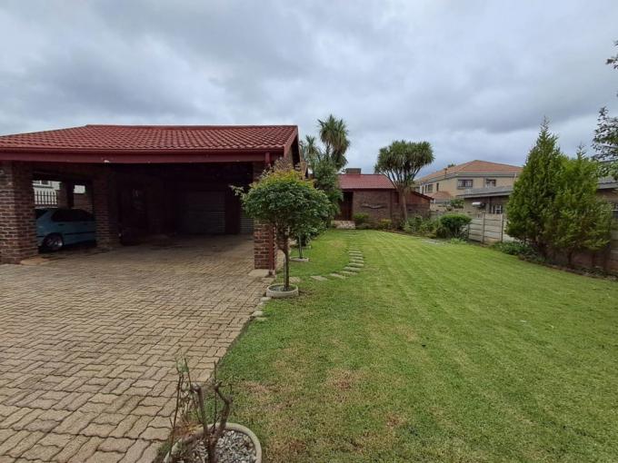 3 Bedroom House for Sale For Sale in Piet Retief - MR664436