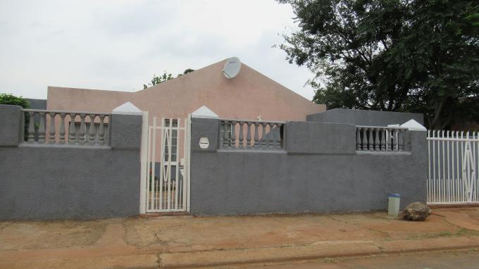 3 Bedroom House for Sale For Sale in Eldorado Park AH - Home Sell - MR664508