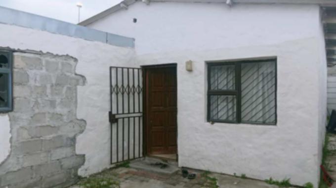 SA Home Loans Sale in Execution 2 Bedroom House for Sale in Guguletu - MR664570