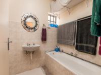 Bathroom 1 - 6 square meters of property in Brackenfell South