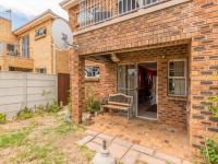 Patio - 10 square meters of property in Brackenfell South