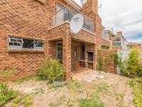 Patio - 10 square meters of property in Brackenfell South