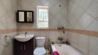 Bathroom 1 - 5 square meters of property in Bedfordview