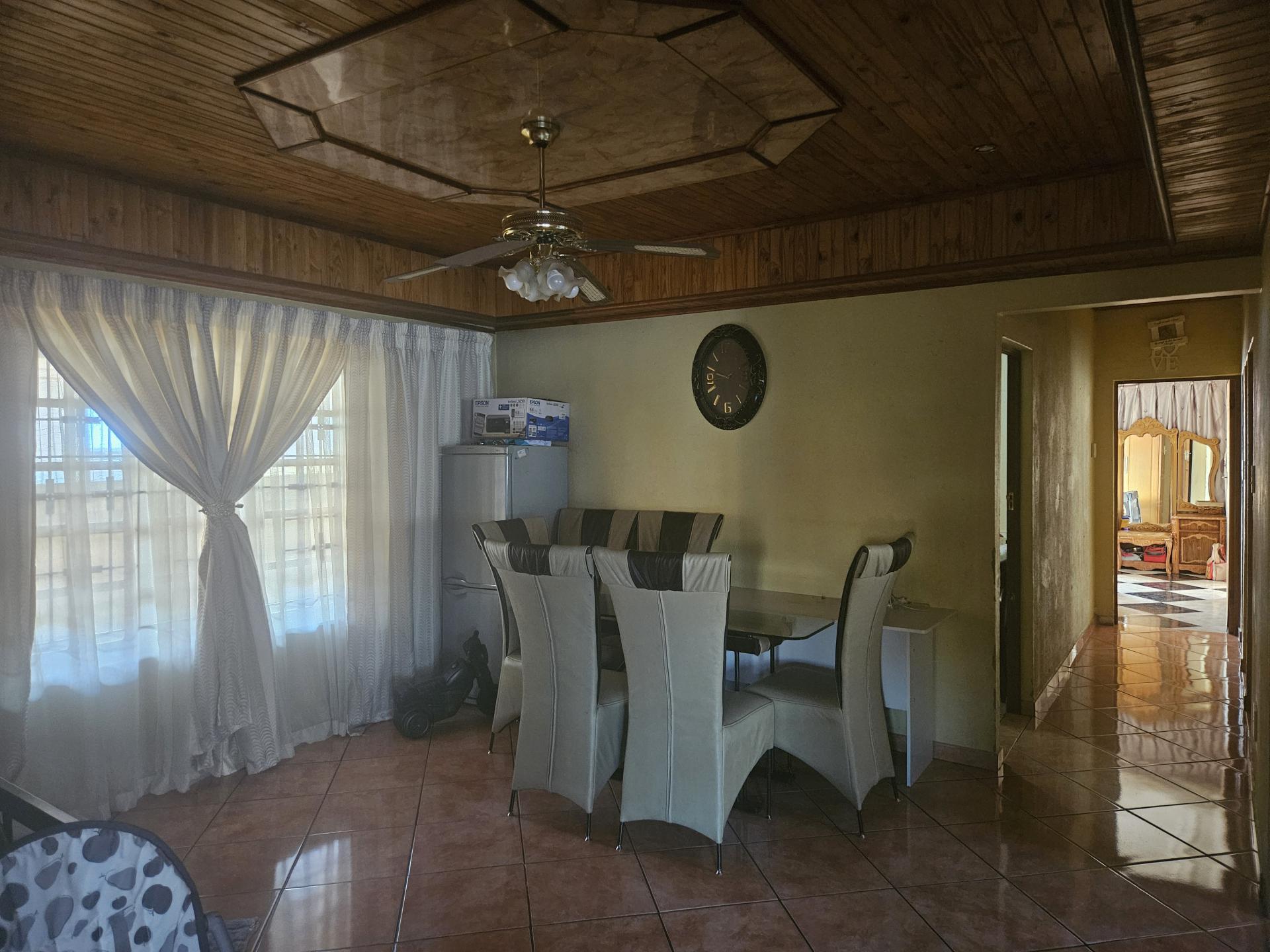 Dining Room of property in Soshanguve