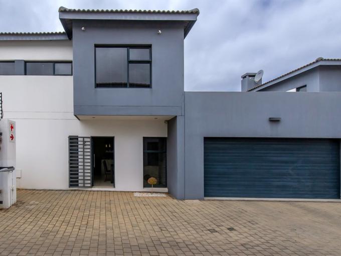 3 Bedroom Simplex for Sale For Sale in Edenvale - MR664727