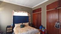 Bed Room 4 - 15 square meters of property in Klopperpark