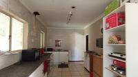 Kitchen - 21 square meters of property in Klopperpark