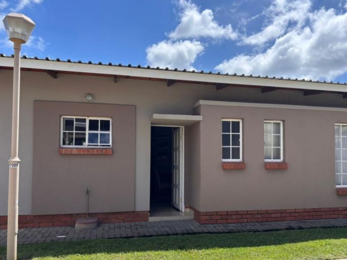 3 Bedroom Simplex for Sale For Sale in Waterval East - MR664938