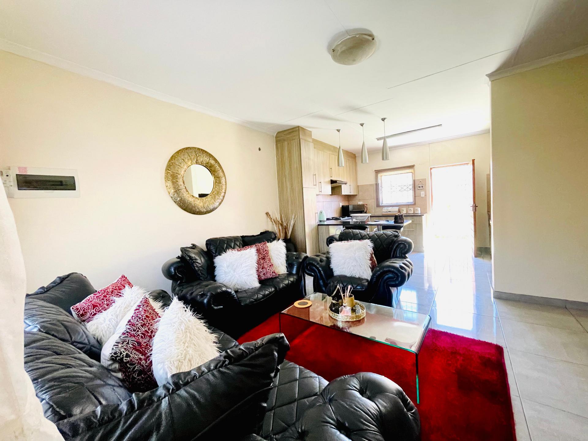 Lounges of property in Emalahleni (Witbank) 