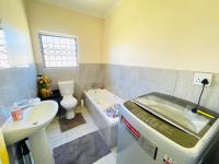 Bathroom 1 of property in Emalahleni (Witbank) 