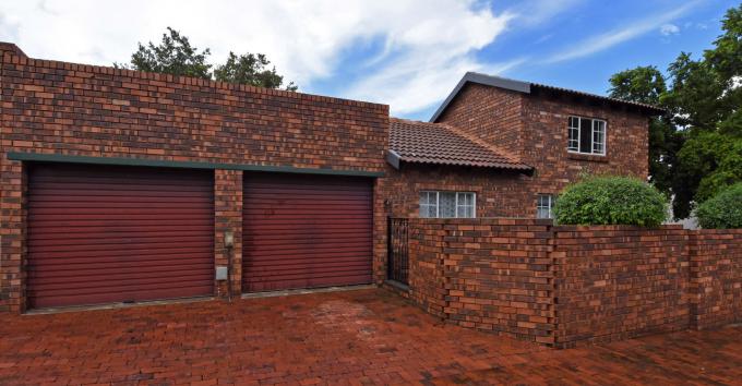 2 Bedroom Sectional Title for Sale For Sale in Weltevreden Park - MR665149