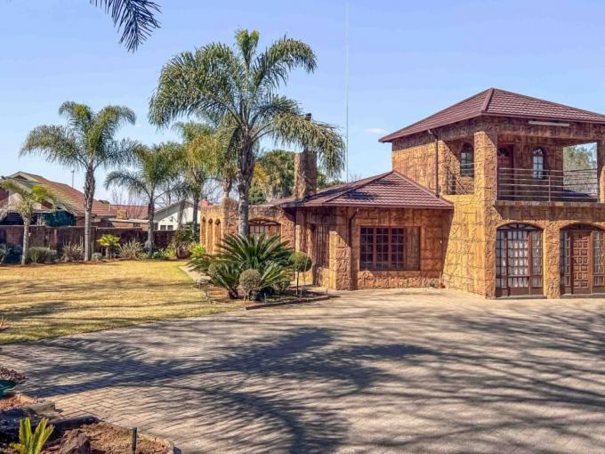 4 Bedroom House for Sale For Sale in Middelburg - MP - MR665156