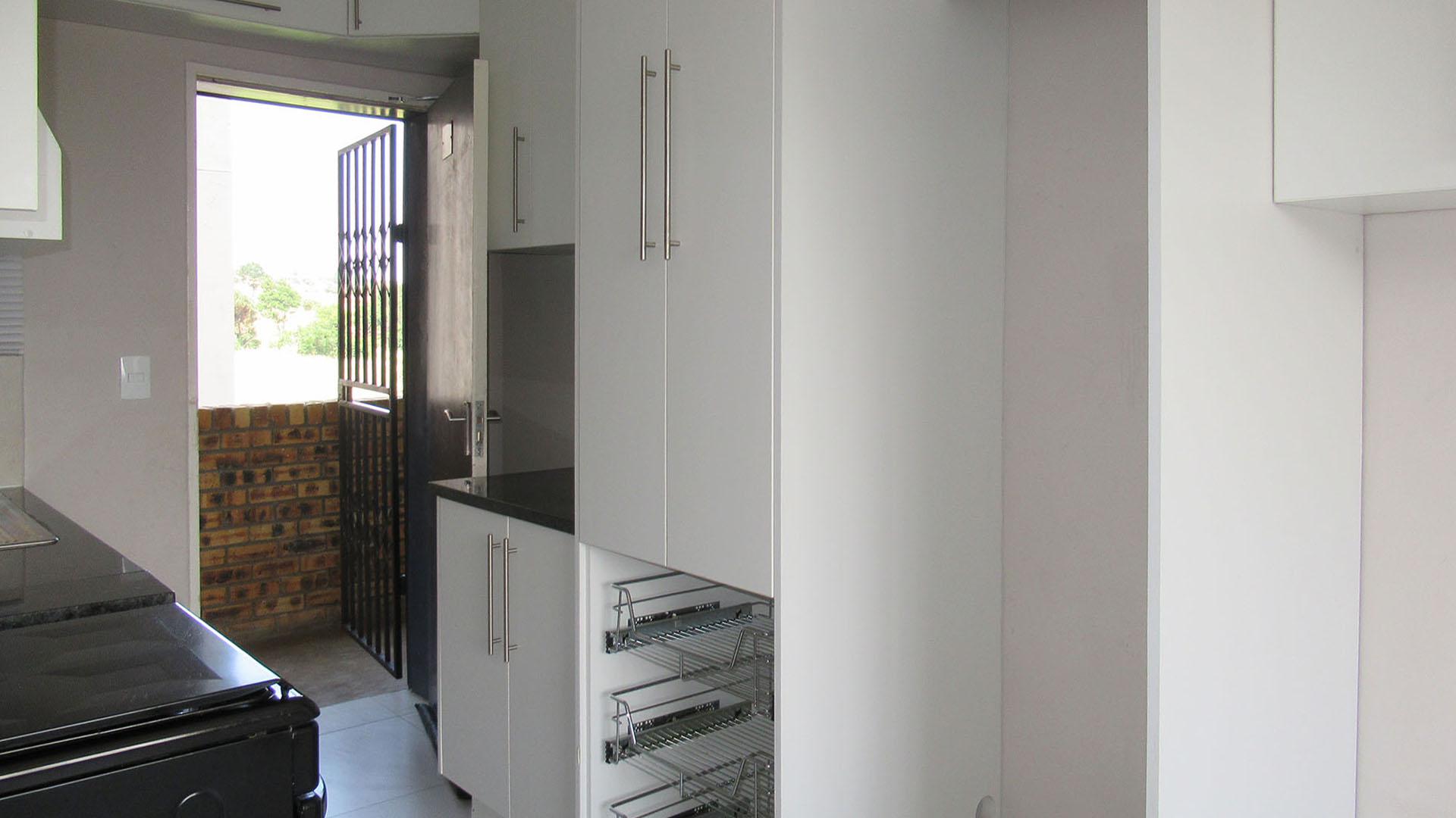 Kitchen - 4 square meters of property in South Hills