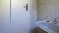 Guest Toilet - 2 square meters of property in Rangeview