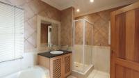 Main Bathroom - 10 square meters of property in Helderkruin