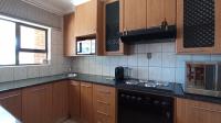 Kitchen - 19 square meters of property in Helderkruin