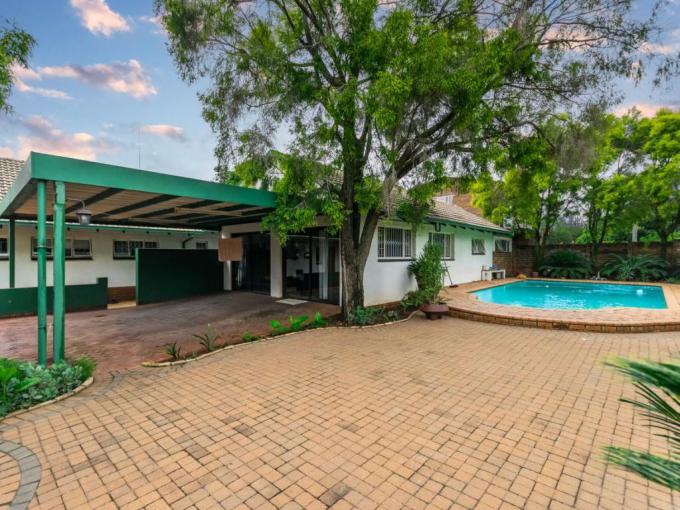 4 Bedroom House for Sale For Sale in Doringkloof - MR665287