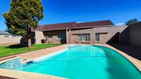 Entertainment - 69 square meters of property in Brakpan