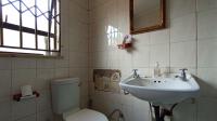 Bathroom 2 - 7 square meters of property in Lindhaven