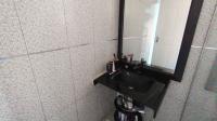 Bathroom 1 - 8 square meters of property in Sunford