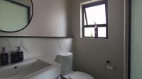 Bathroom 1 - 4 square meters of property in Jukskei View