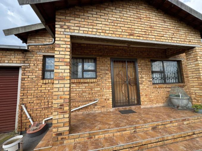 3 Bedroom House for Sale For Sale in Bosmont - MR665492