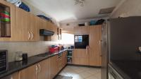 Kitchen - 17 square meters of property in Paulshof