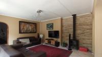 Lounges - 27 square meters of property in Paulshof