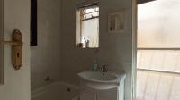 Bathroom 1 - 8 square meters of property in Paulshof