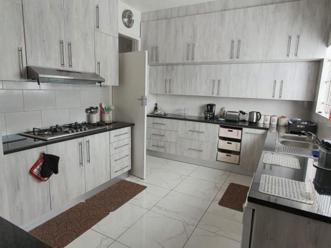 3 Bedroom Apartment for Sale For Sale in Southernwood - MR665697