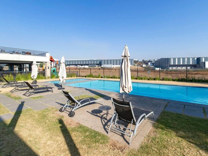 2 Bedroom Apartment for Sale For Sale in Modderfontein - MR665734