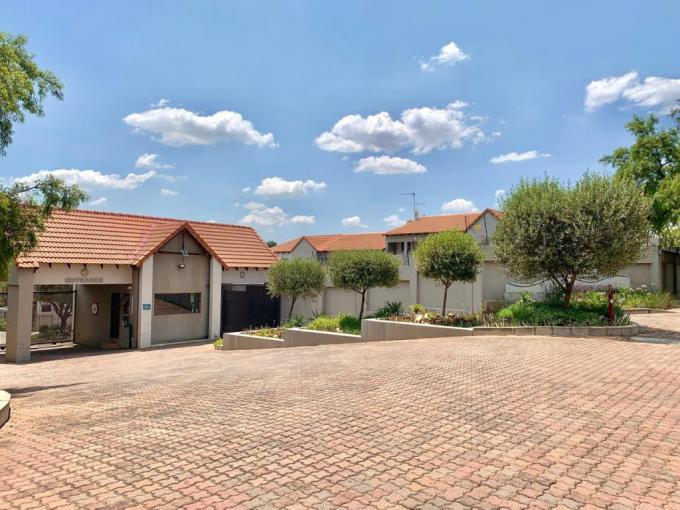 2 Bedroom House for Sale For Sale in Woodmead - MR665746