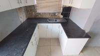 Kitchen - 7 square meters of property in Ilitha Park