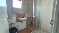 Bathroom 1 - 5 square meters of property in Ilitha Park