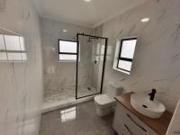 Main Bathroom of property in Fountains Estate