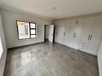 Main Bedroom of property in Fountains Estate