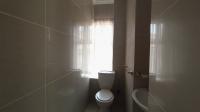 Bathroom 2 - 4 square meters of property in Blue Valley Golf Estate