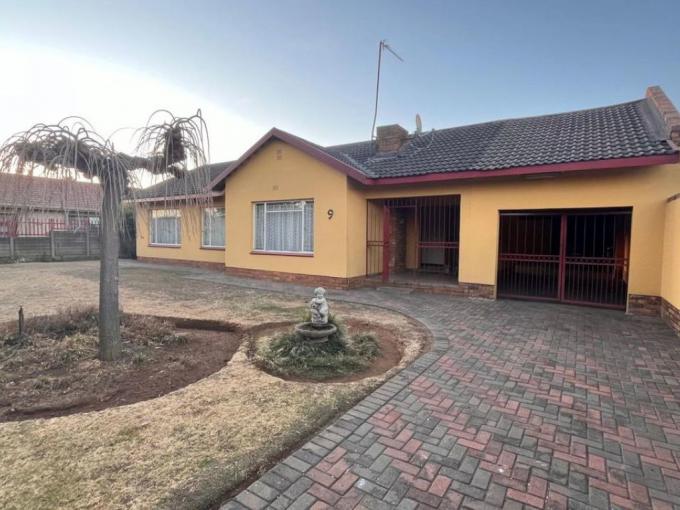 3 Bedroom House for Sale For Sale in Vanderbijlpark - MR665814