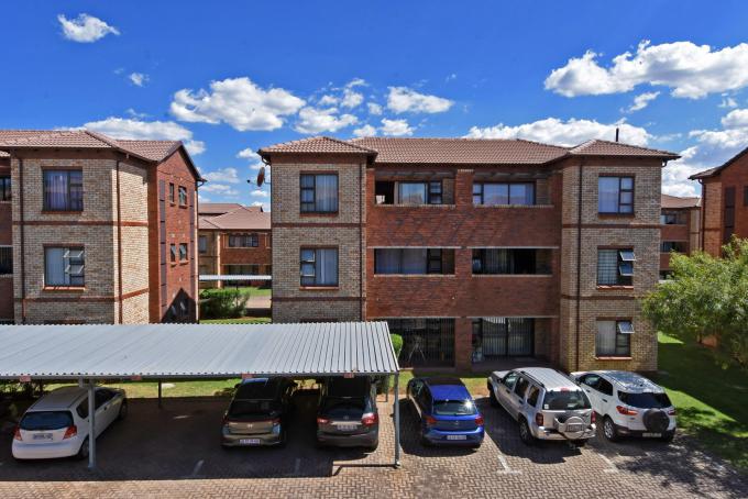 2 Bedroom Sectional Title for Sale For Sale in Randpark Ridge - MR665883